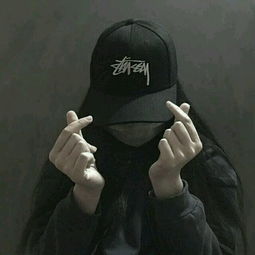 求这个类似的情侣图片