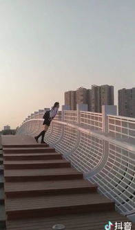 抖音日剧跑走红,一个背影圈粉无数网友这才是心目中的动漫女主