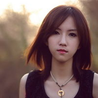 qq短发的可爱美女头像