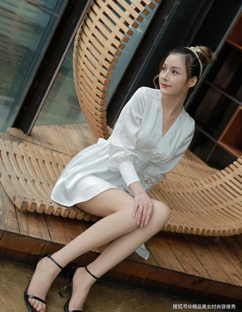 原来小个子女生也能很好地驾驭这么高级又有质感的连衣裙