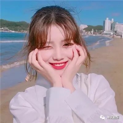 圆脸上档次的发型慵懒风轻熟有气质,纹理烫显瘦时髦