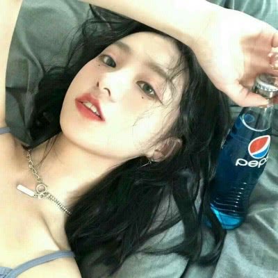 女生允许你喜欢她,会给你这3小信号,傻小子不表白留着过年吗