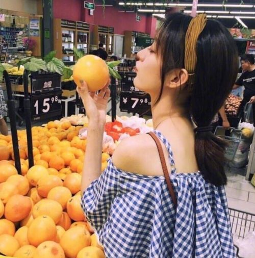 当你收到这样的回复,不要再纠缠对方了,压根就没把你当回事