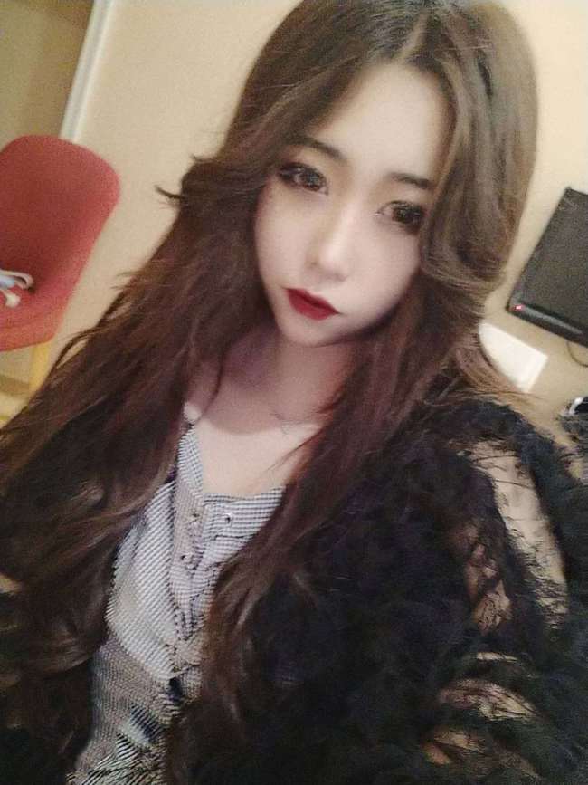 快手00后网红美女无锡八姨值得你去关注