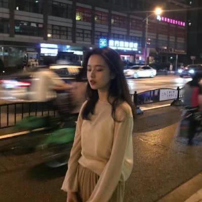 快手头像清晰的女生背影