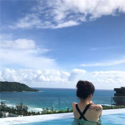 女生微信头像背对海边