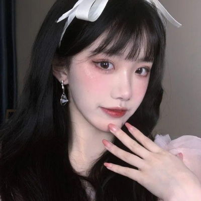 最有感觉的精致快手女生气质头像....认真的喜欢就能打动一个人....