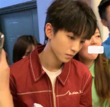 明星离开修图师,蔡徐坤状态出乎意料地好看,张若昀的变化也还好