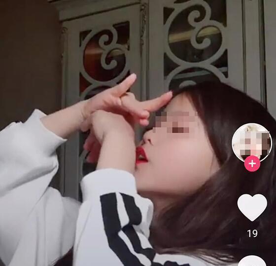 九岁女孩迷抖音,到底是什么原因更吓人的是进了两次医院