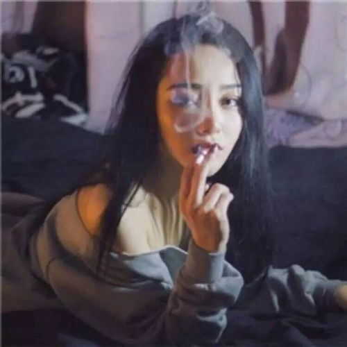 快手头像女生霸气高清抽烟