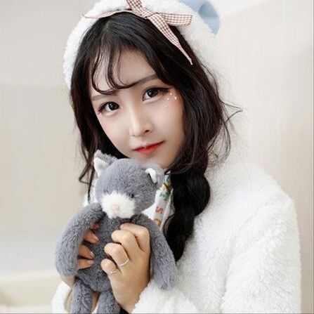 赵本山女儿和男友出镜秀恩爱,辛巴吐槽无法接受猫妹妹整容