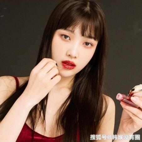 性感炸弹变身小可爱joy朴秀荣ins晒清纯美照引关注