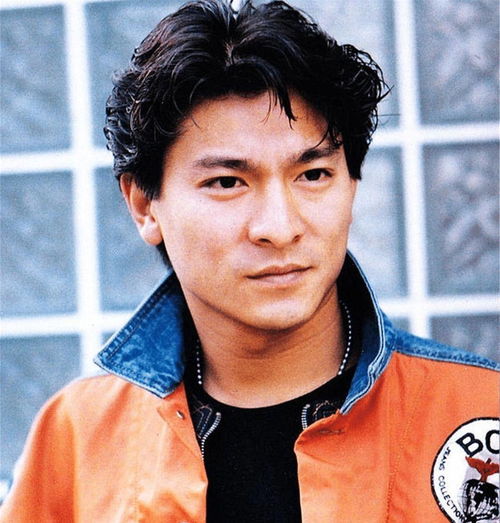 被群演狂扇耳光,怒斥不准时演员,出道40年,刘德华还能火下去