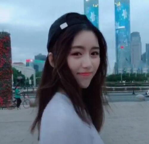 抖音上笑容最治愈的4大网红,莉哥垫底,代古拉第二,第一超养眼