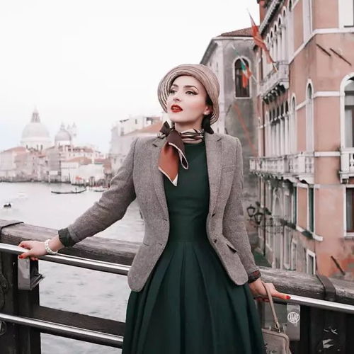 活在上世纪的90后女孩,演绎复古穿搭时髦爆表