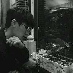 黑白男生头像年少有为