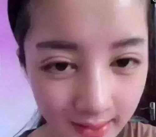女孩花100万整成迪丽热巴,网友我的天啊