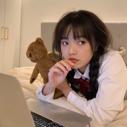 0611美女头像人类的喜乐并不相通我只觉得她们吵闹