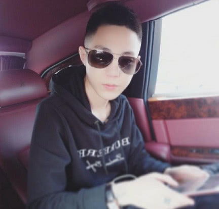 快手四大天王散打哥人气最低,3人靠女人赚钱,一人白手起家