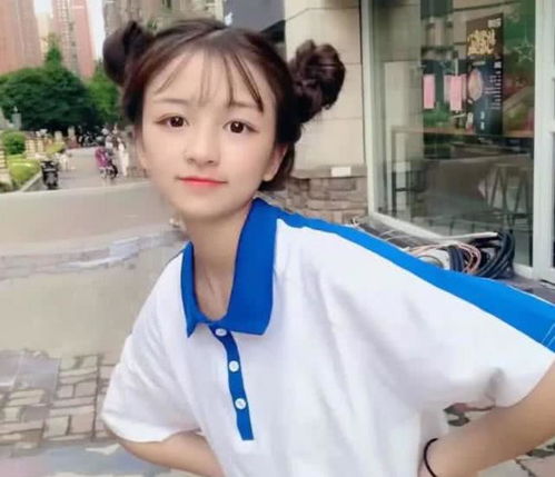 允恩与杨东煜穿学生装,谁注意手上一物了网友情侣手链