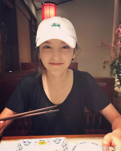 爱笑又会拍照的女生不止有倪妮还有她