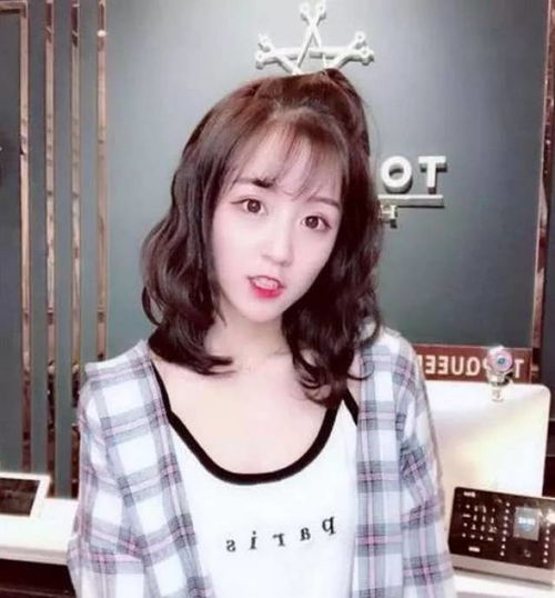 抖音莉哥素颜的神秘面纱被揭开,素颜打回原形,粉丝还我穿云箭