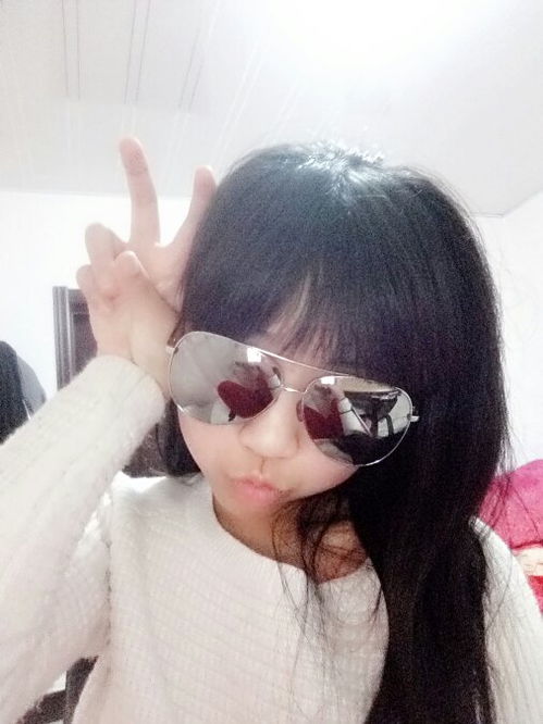 你们谁有真人的女头像好看一点的