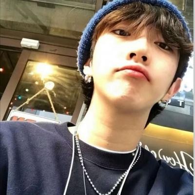 淡忘年华的快手男成熟名可触可及可爱点