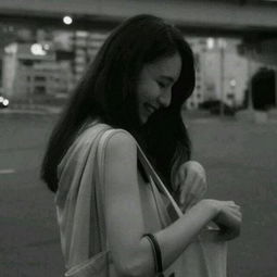超拽黑白个性女生微博头像2018最新学会释怀有什么放不开