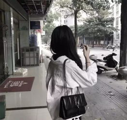 ins限量版微丧少女头像我两手空空但心事重重