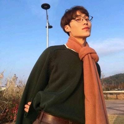 男人说下次聊,笨女人回复好的,而高情商女人这样说