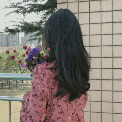 qq头像女背影小清新帅气头像女背影长发