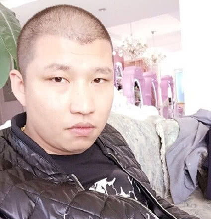 快手大乱二驴正式被封杀,平荣扛大旗,目标锁定快手一姐