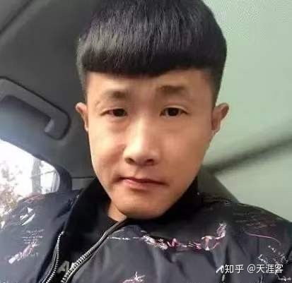 快手第一女土豪被封杀小伊伊曝光真因后,网友离散打哥远点