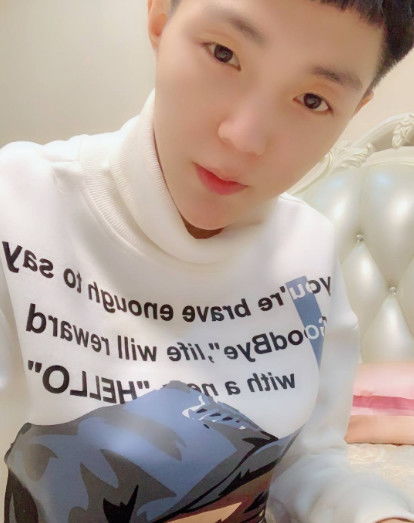 快手一哥高迪新收女徒弟,颜值超高,小伊伊堪称快手一姐