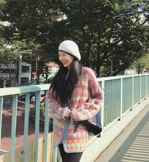 金泫雅故意将中袜穿成短袜,将袜子堆积在一起,意外显瘦10斤不止