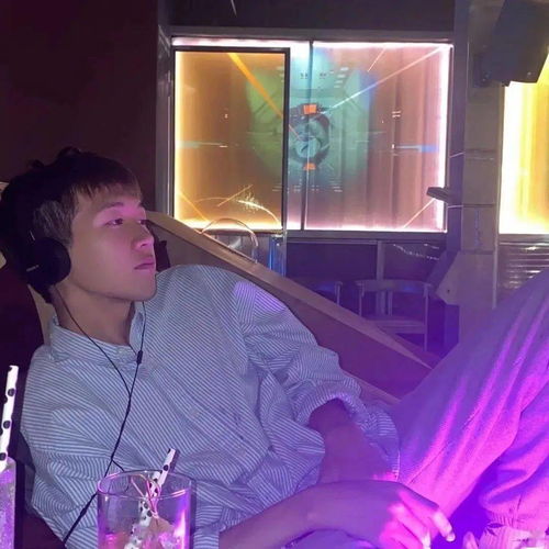情侣头像闲人是非多一忙解千愁