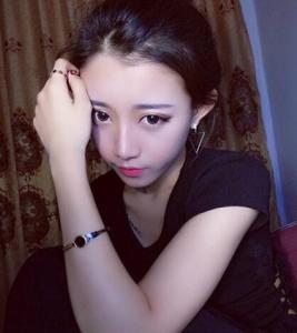 小伊伊击败同时段主播问鼎快手一姐其他女主播还有机会反超吗