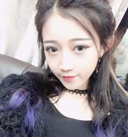 快手网红新四大女神确定3网红靠男人,仅她靠自己,反被骂心机