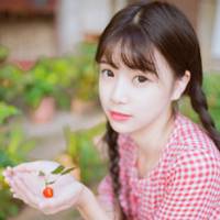 粉红格子衫女生可爱qq头像