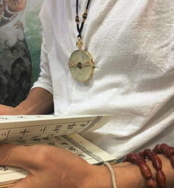 古玉界佩玉招财又辟邪,自古女人最爱戴玉的男人