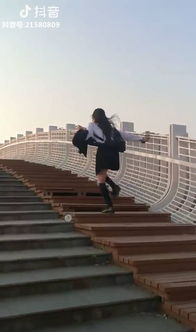 抖音日剧跑走红,一个背影圈粉无数网友这才是心目中的动漫女主