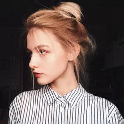 alinakalenich21岁的她除了会美还是音乐狂人和画手