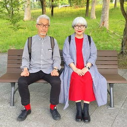 六旬老夫妻结婚39年,天天情侣装引80万人围观羡慕这把陈年狗粮,我吃还不行么