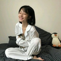 优质短发女生温柔头像
