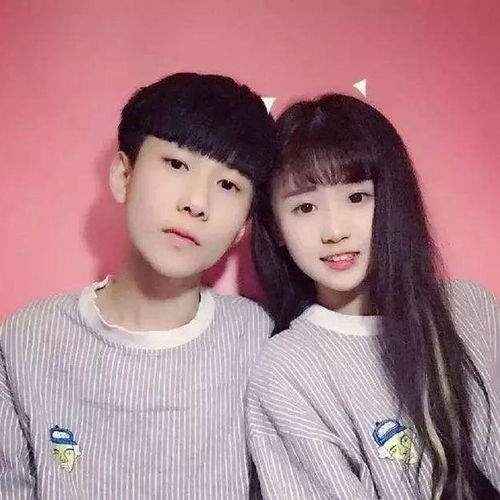 14岁当妈的女孩火了发图炫耀和娃一起长大,网友好意思吗