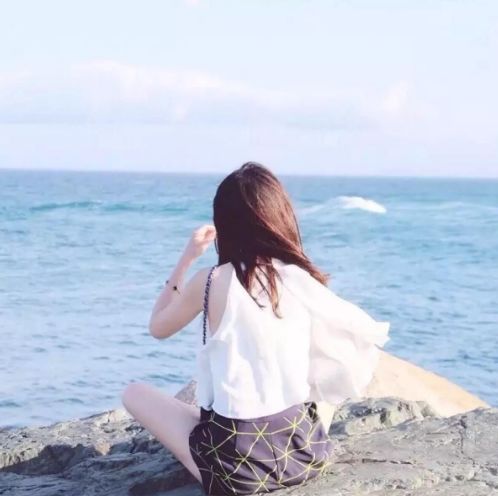 一顿饭局后,我成为女上司的情人,听到她的一句话我无地自容