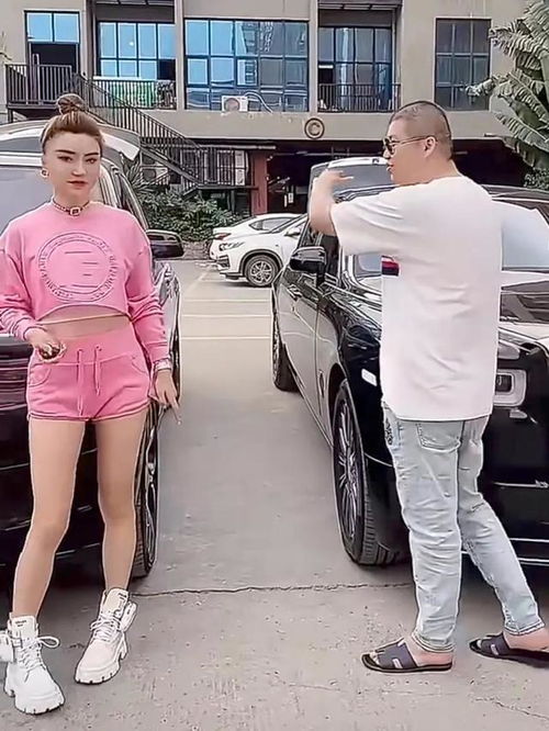 网红二驴身后女人平荣,方丈的知心爱人驴嫂平荣,偷税漏税的平荣