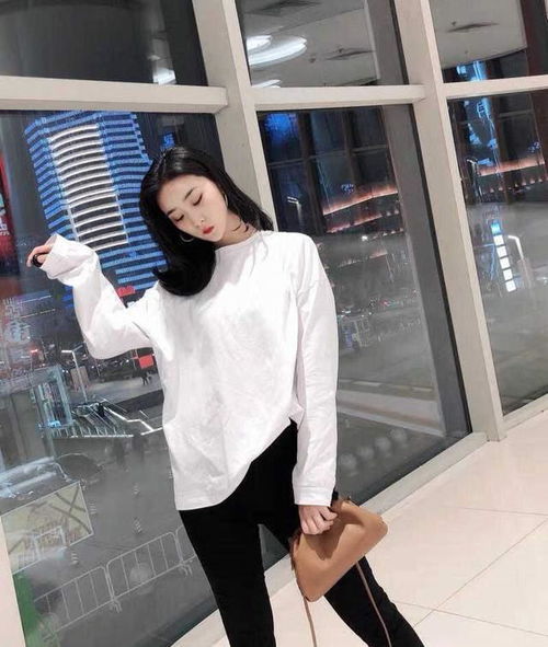 初秋,卫衣搭配直筒裤简约高级,还能提升气质感,美如初恋女友