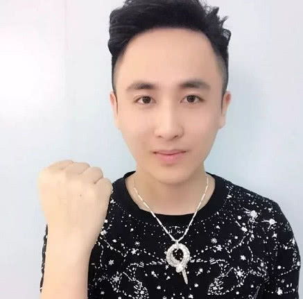 快手5网红直播收入排名散打哥大降,张二嫂第三,第一无人不服